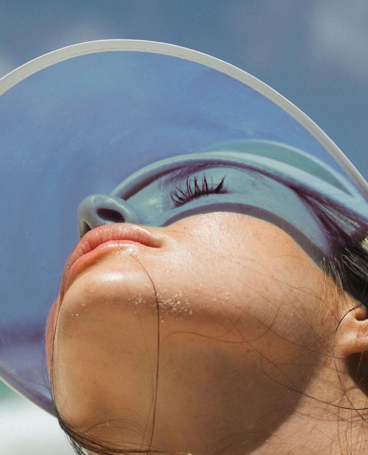 A Beginner's Guide To Sun-Safe Freckles - PSEUDO LABS